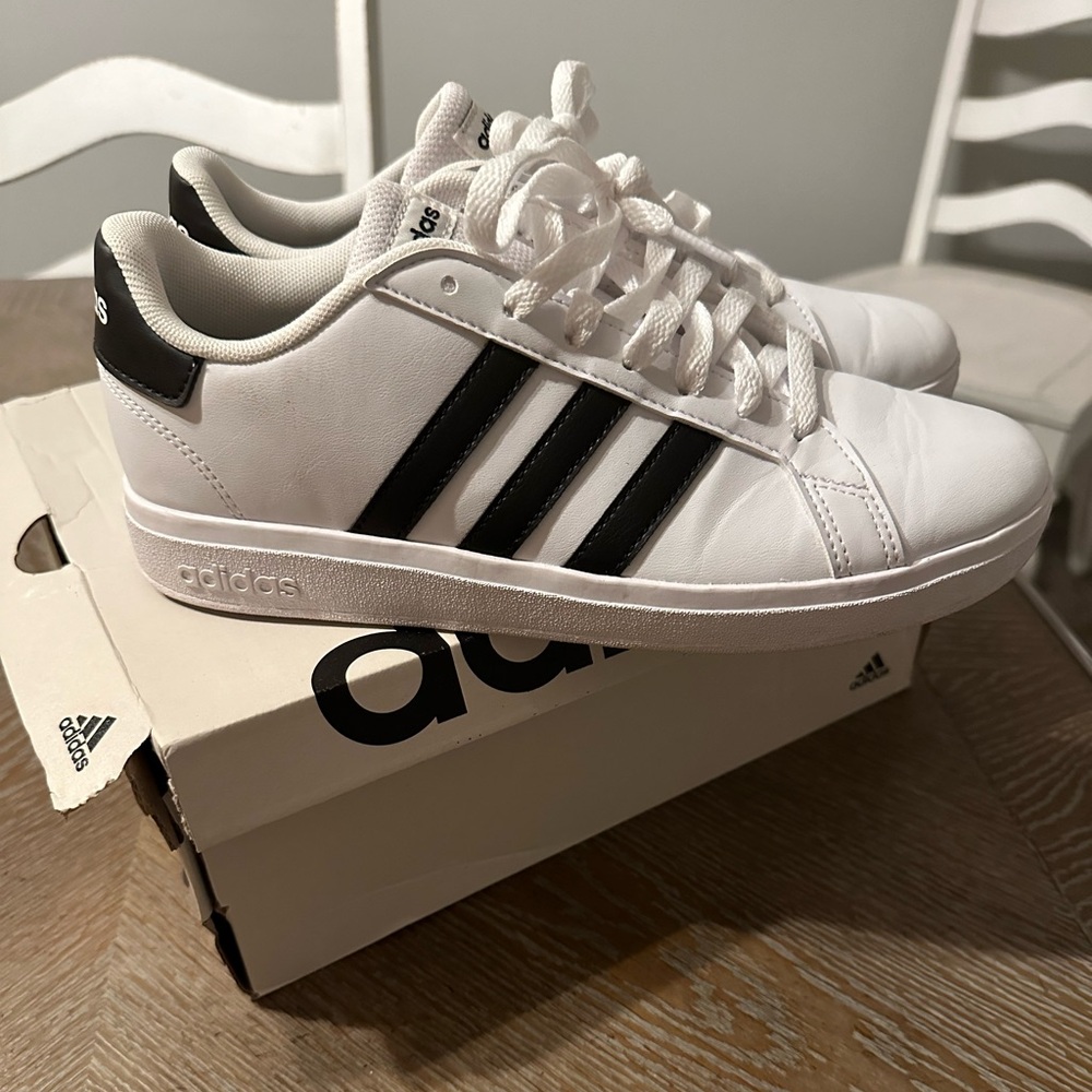Boys Adidas grand court sneakers